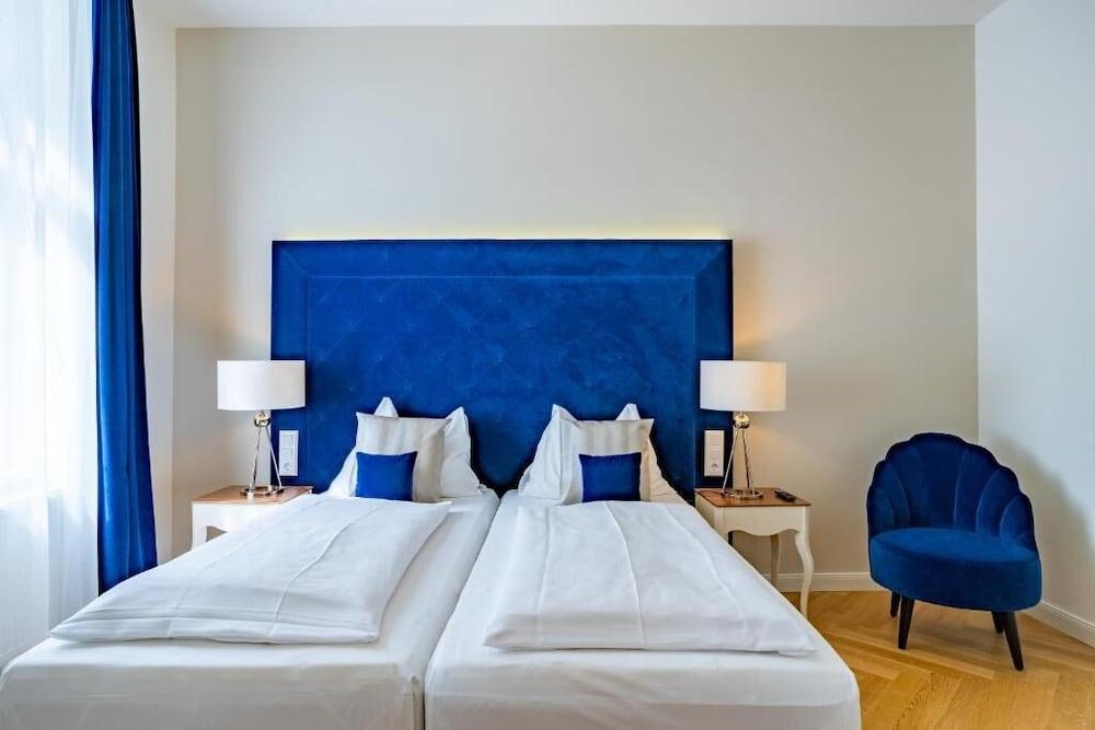 Theaterhotel & Hotel Vienna