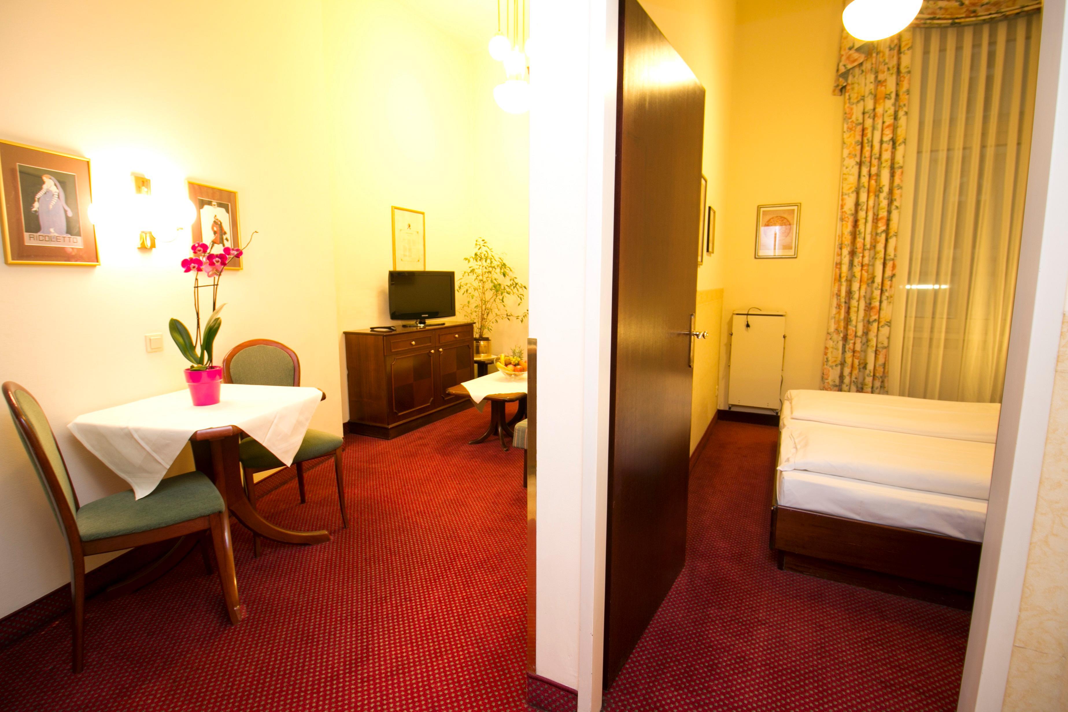 Theaterhotel & Vienna