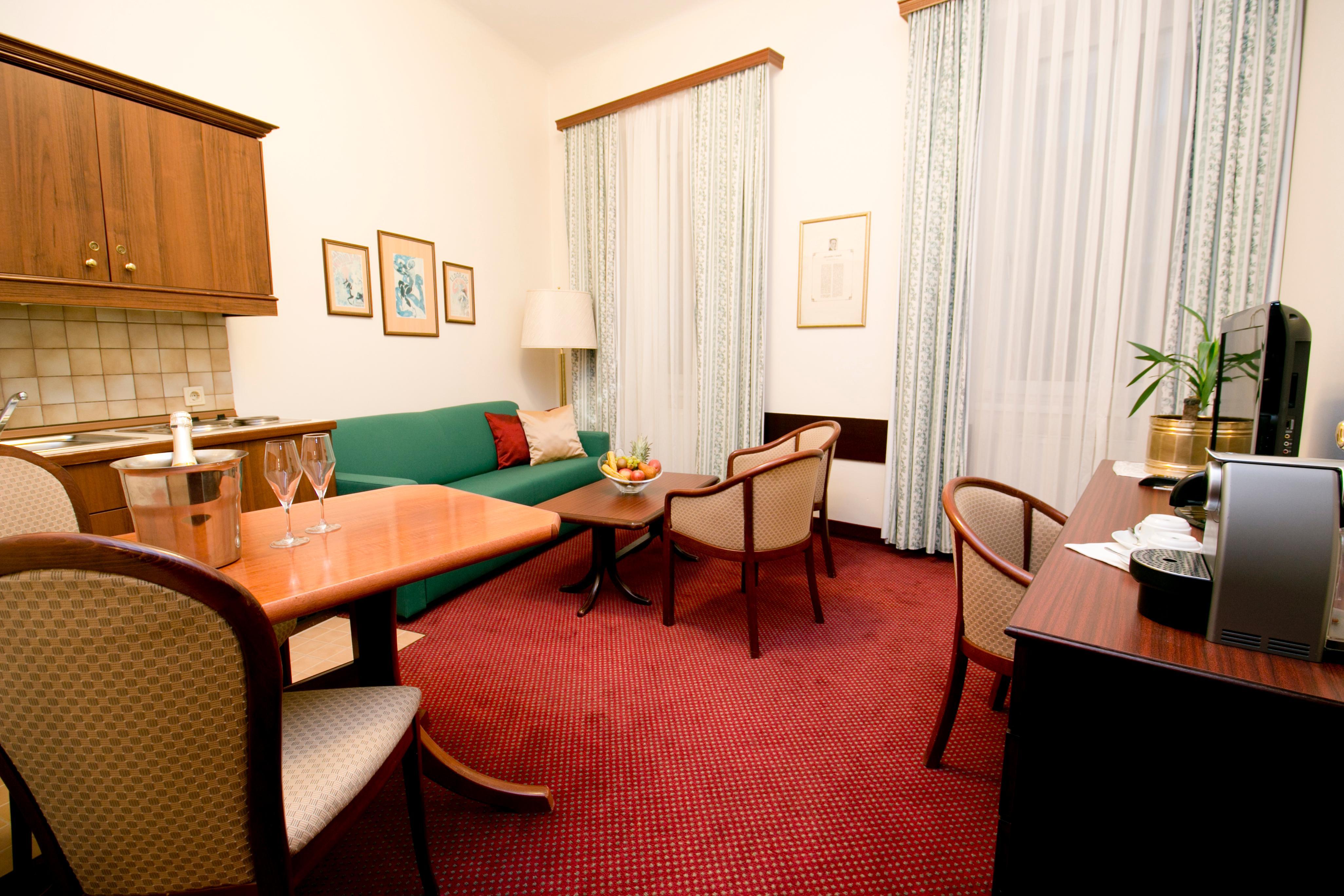 Theaterhotel & 4* Vienna